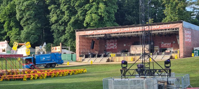 Am Gurtenfestival in Bern sind unsere Kehrichtwagen im Einsatz. Dies ermöglicht eine äusserst speditive Abfall- und Wertstoffsammlung.