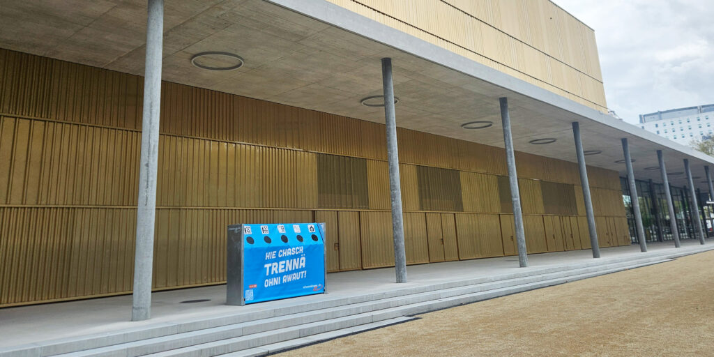 Wir sind an der BEA in Bern mit dabei. Im Bild eine unserer Trennboxen, welche geduldig auf den Besucheransturm wartet